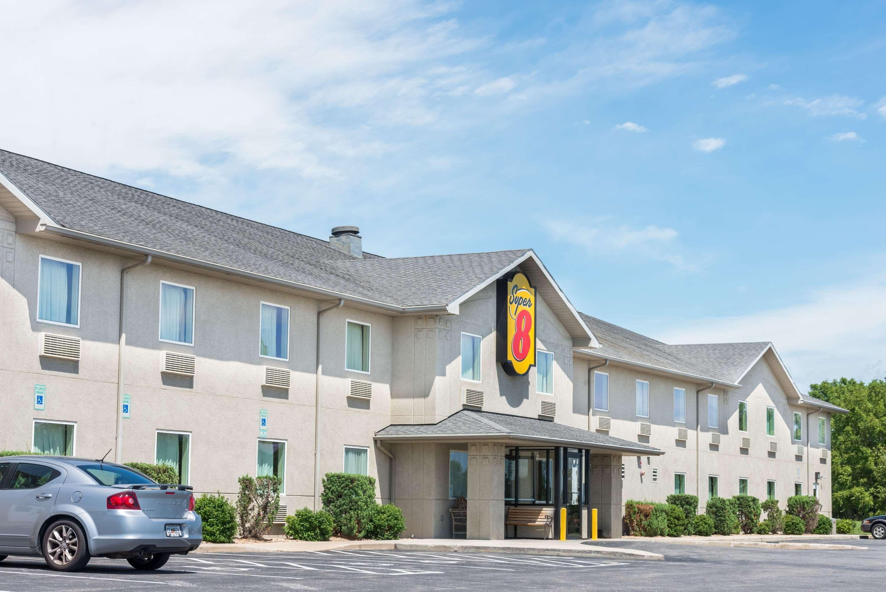 Super 8 By Wyndham Hagerstown/Halfway Area Otel Dış mekan fotoğraf
