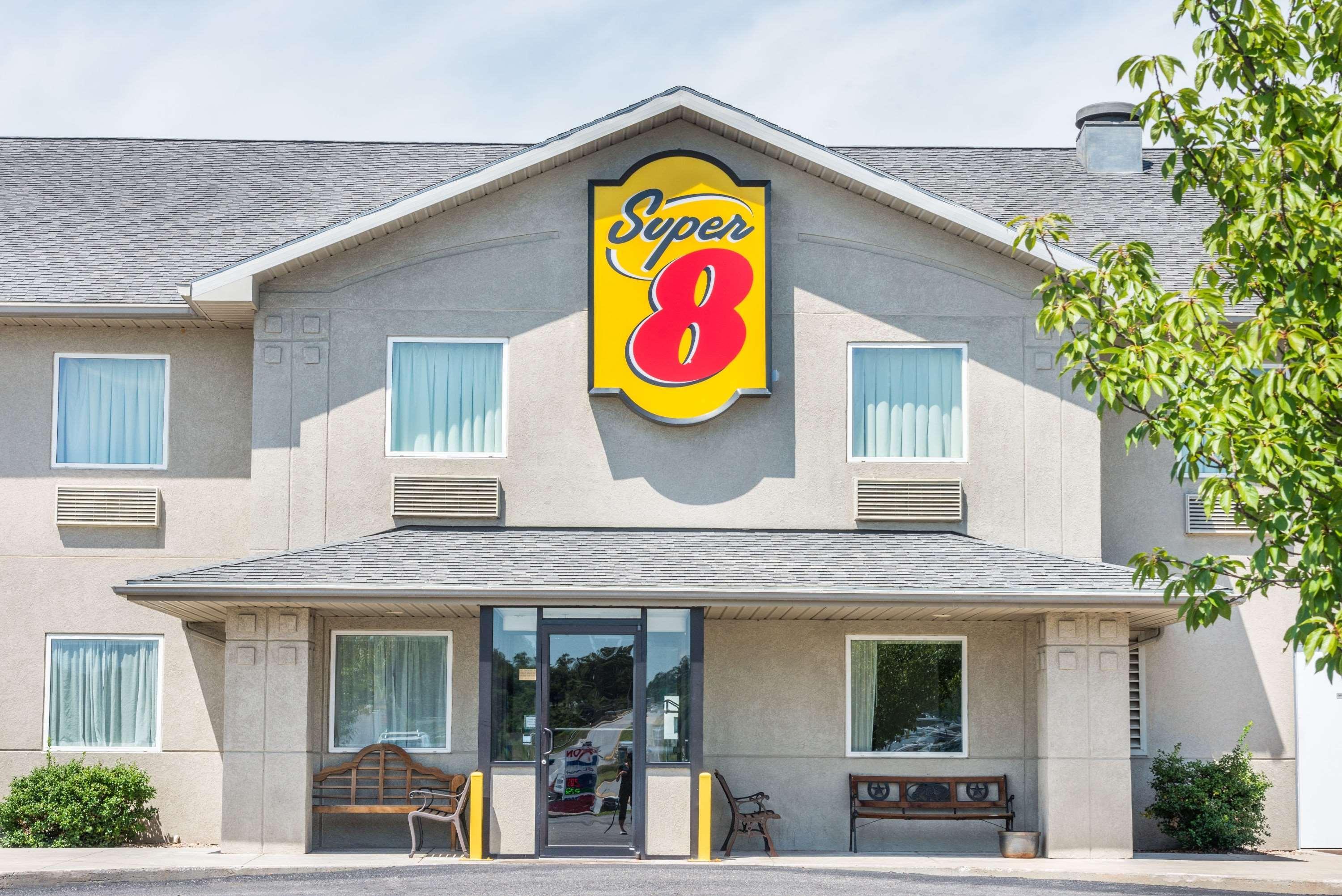Super 8 By Wyndham Hagerstown/Halfway Area Otel Dış mekan fotoğraf
